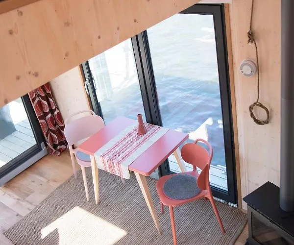 Besonderer Urlaub Auf Hausboot Tystnaden Botel *