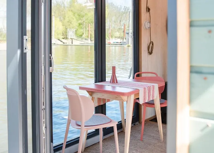 Besonderer Urlaub Auf Hausboot Tystnaden *
