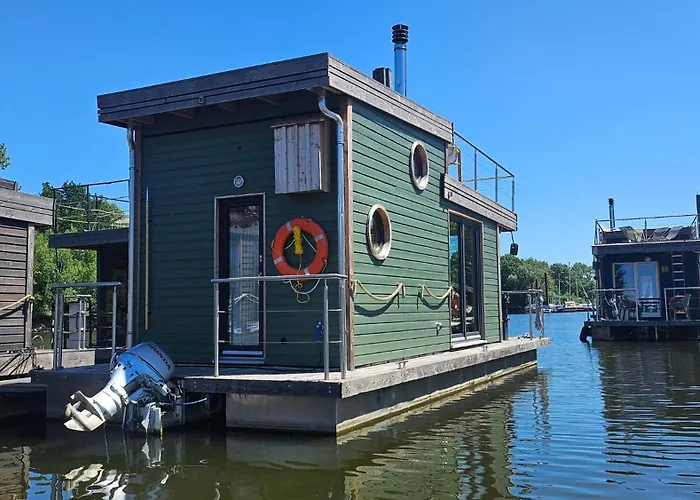 Besonderer Urlaub Auf Hausboot Tystnaden Hamburg